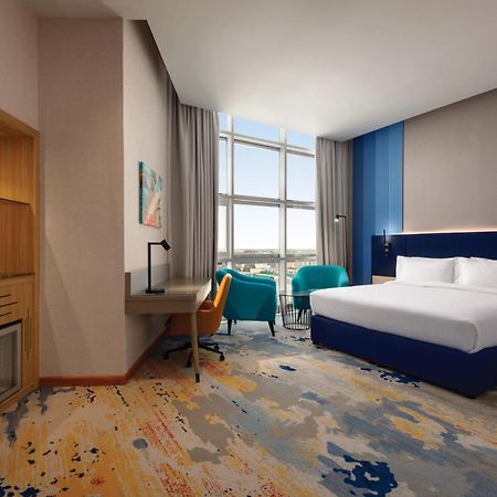 La Quinta By Wyndham Abu Dhabi Al Wahda Hotel Екстериор снимка