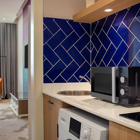 La Quinta By Wyndham Abu Dhabi Al Wahda Hotel Екстериор снимка