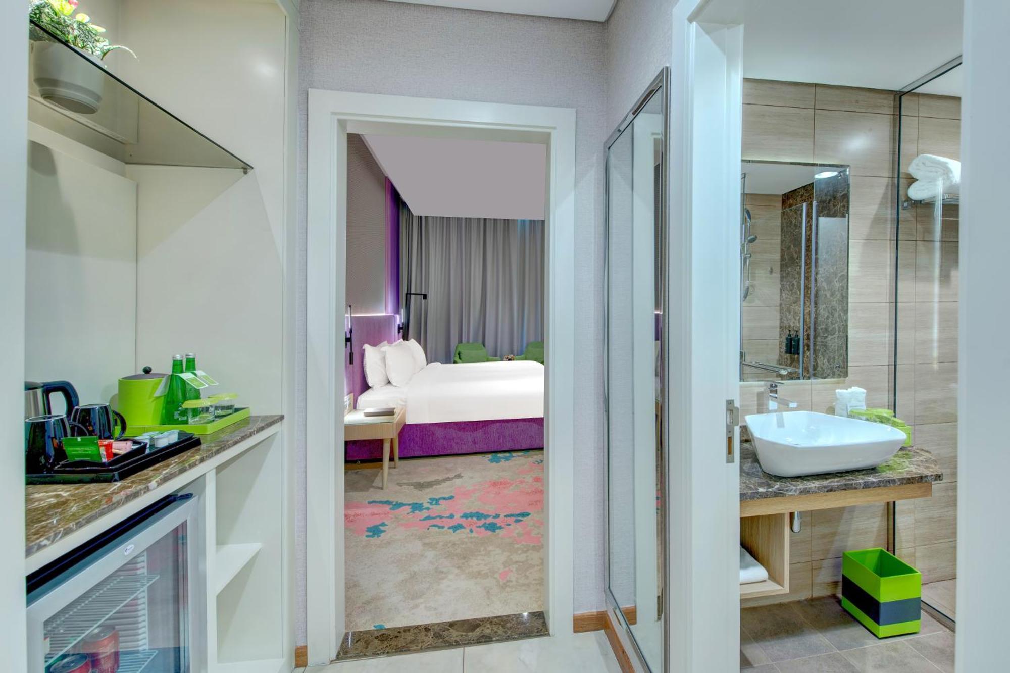 La Quinta By Wyndham Abu Dhabi Al Wahda Hotel Екстериор снимка