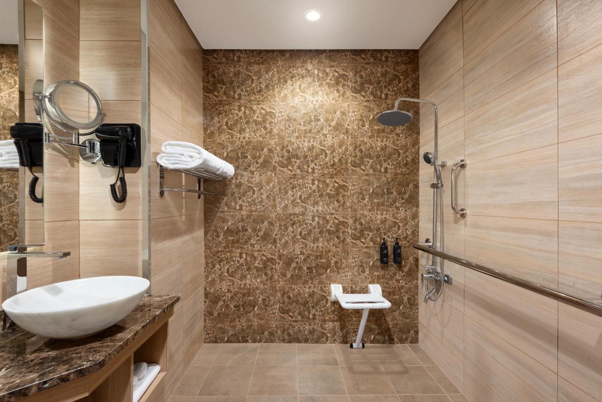 La Quinta By Wyndham Abu Dhabi Al Wahda Hotel Екстериор снимка
