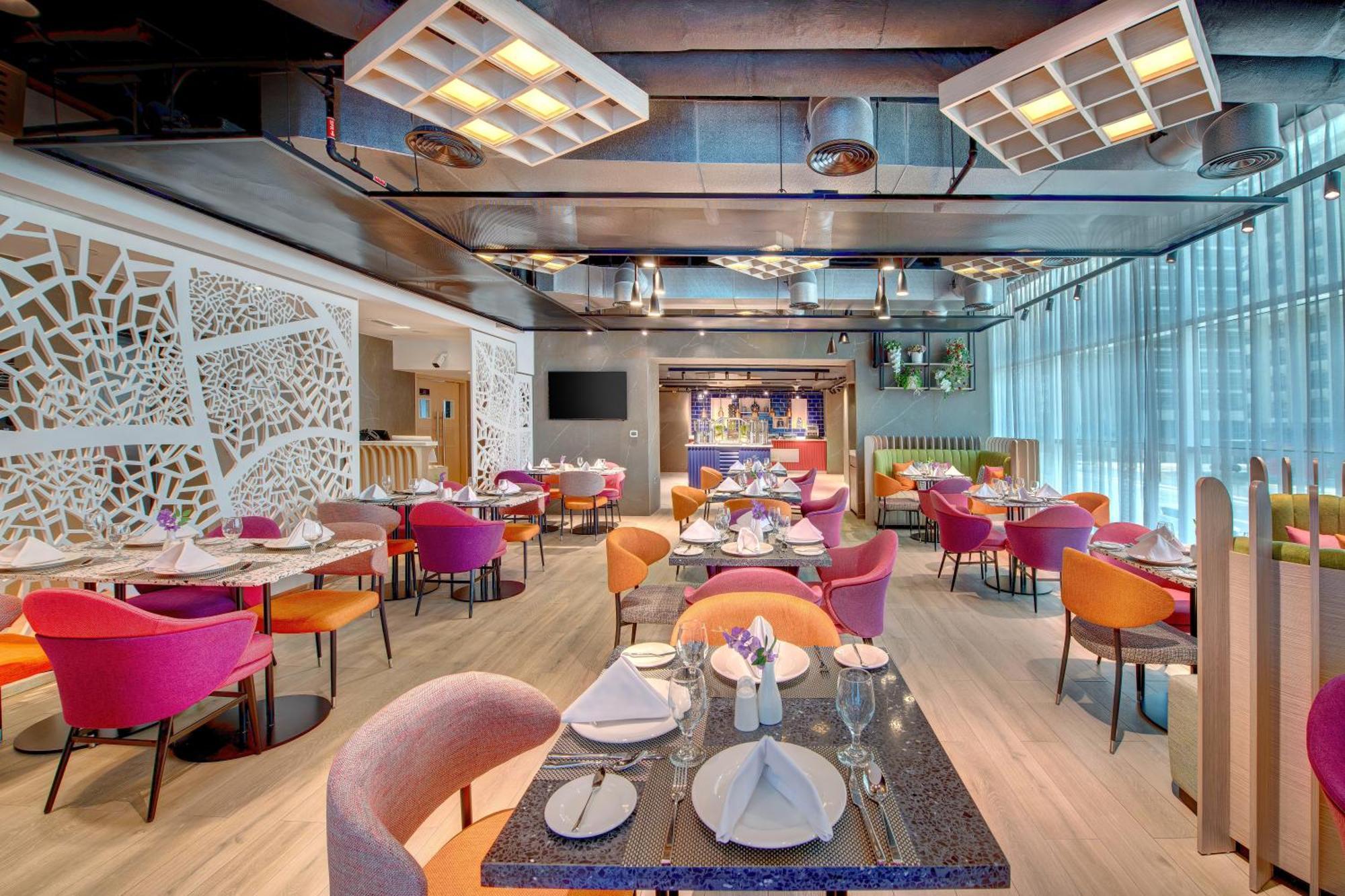La Quinta By Wyndham Abu Dhabi Al Wahda Hotel Екстериор снимка