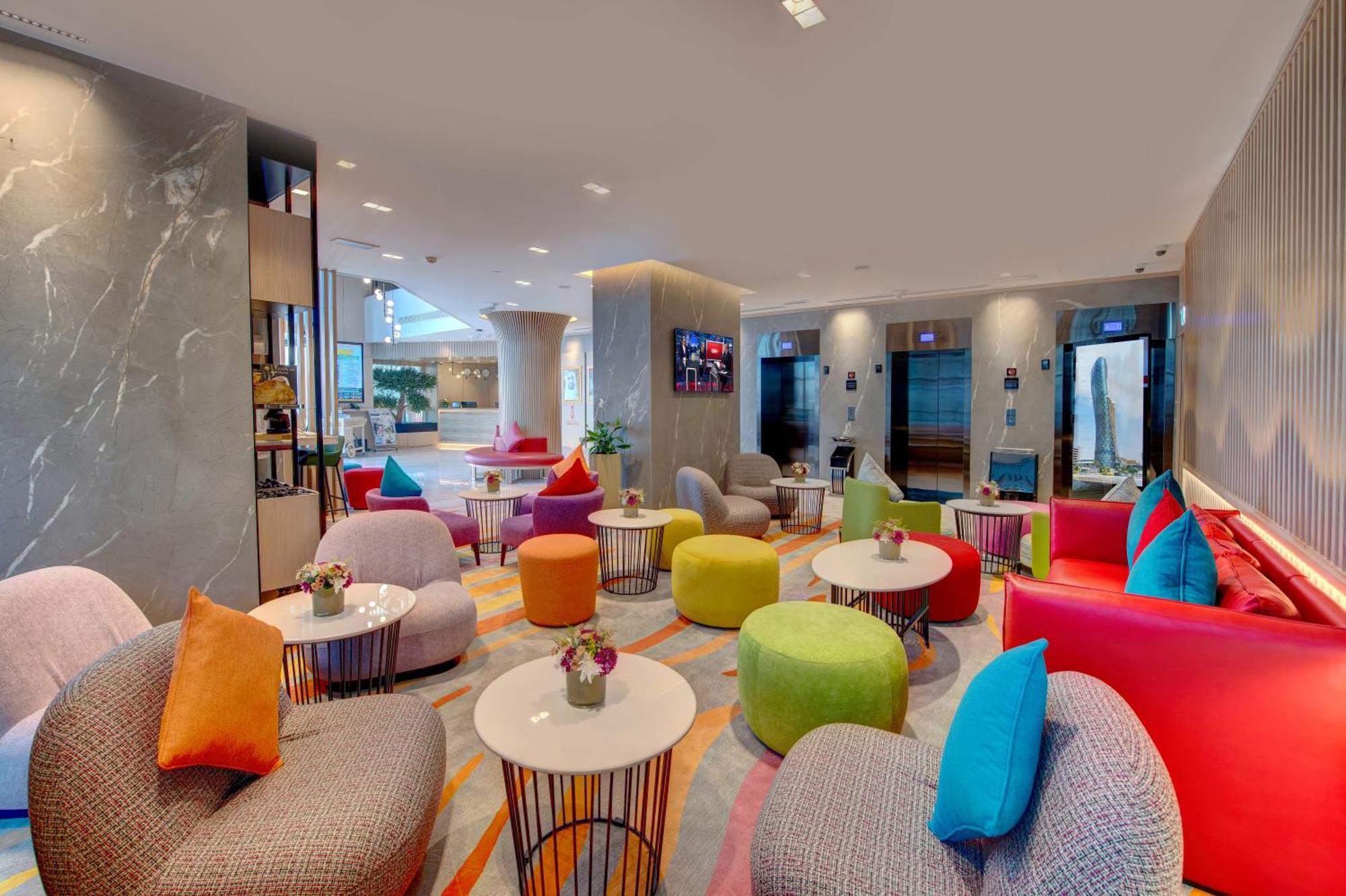 La Quinta By Wyndham Abu Dhabi Al Wahda Hotel Екстериор снимка