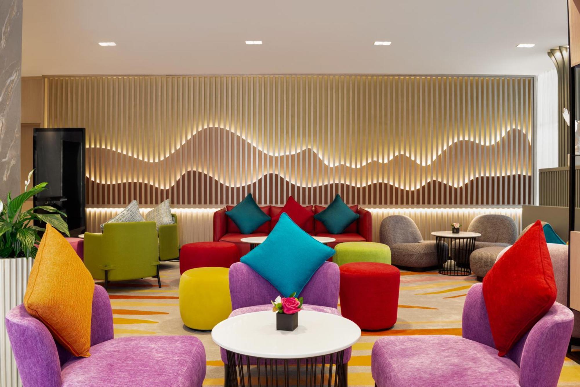 La Quinta By Wyndham Abu Dhabi Al Wahda Hotel Екстериор снимка