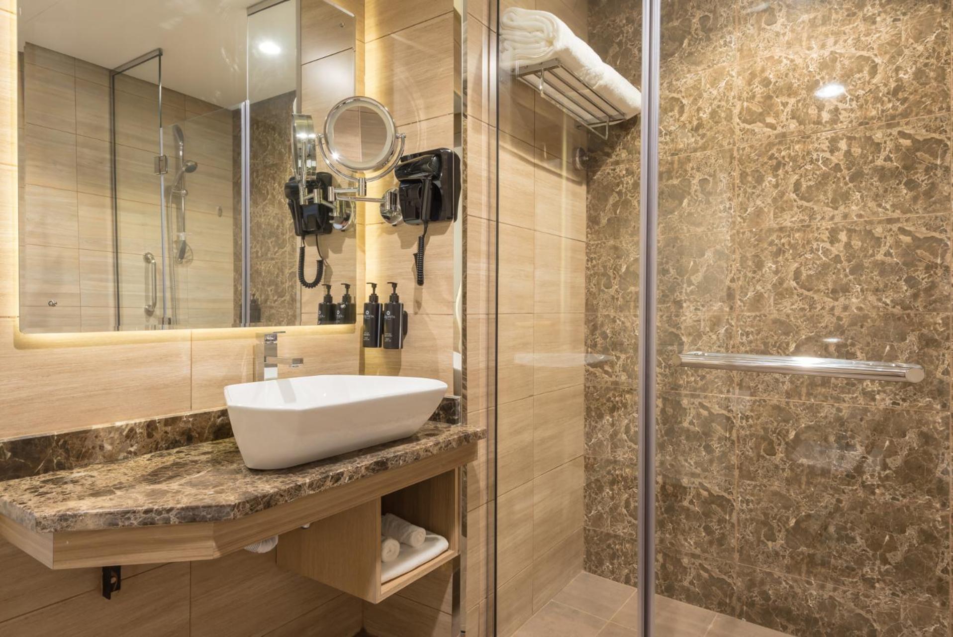 La Quinta By Wyndham Abu Dhabi Al Wahda Hotel Екстериор снимка