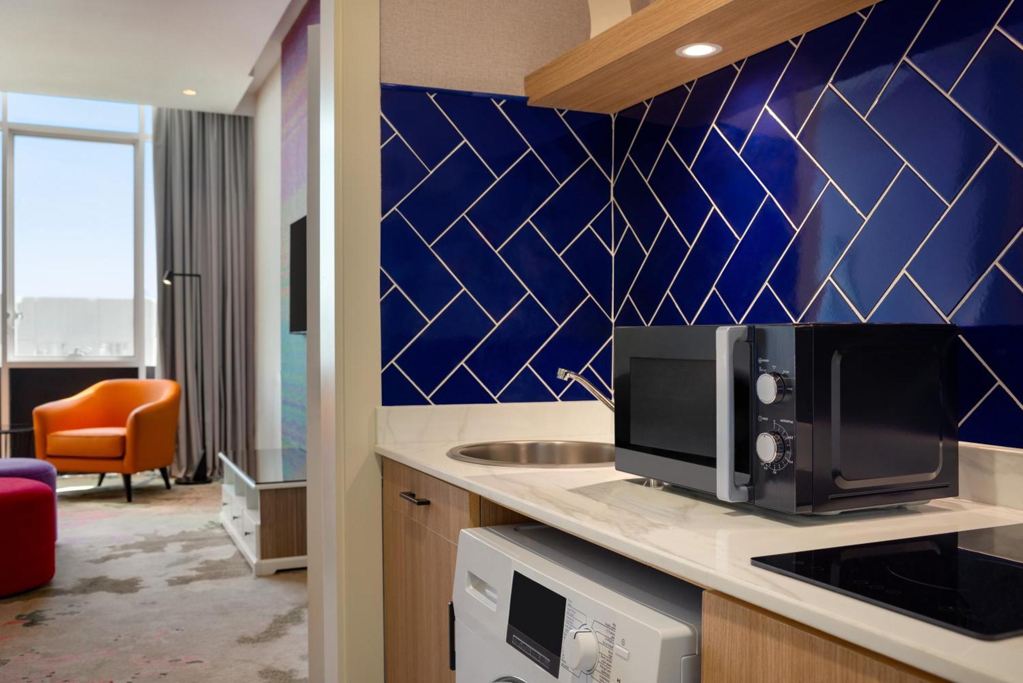 La Quinta By Wyndham Abu Dhabi Al Wahda Hotel Екстериор снимка